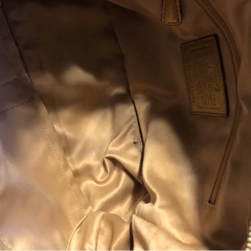 Coach Gold Satin Lined shoulder bag - Picture 2 of 4